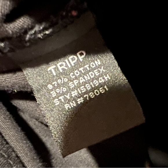 TRIPP/KILLSTAR BLK DENIM JACKET W/KILLSTAR GIRLZ “ALLERGIC TO BULLSH$T ON BACK - Picture 5 of 6